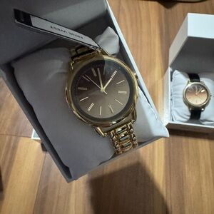 •SOLD• Nine west Gold and Black Wristwatch